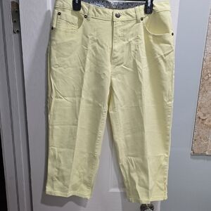 Izod Yellow Denim Capris Woman's size 14
